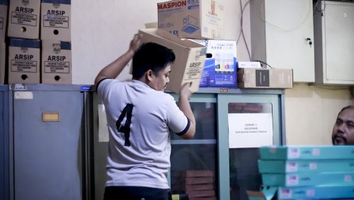 Gotong Royong Pemindahan Arsip