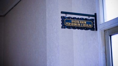 Staf Bag, Persidangan