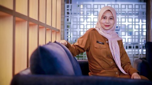 Staf Bag, Persidangan
