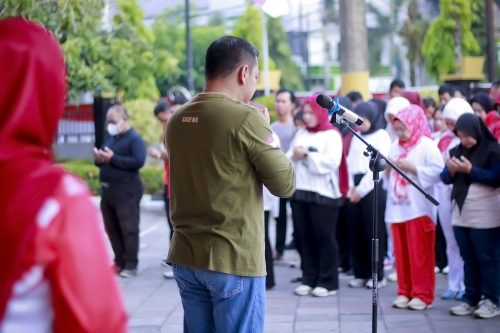 Apel senin pagi sekaligus lomba HUT RI 81
