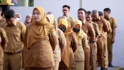 Apel Senin