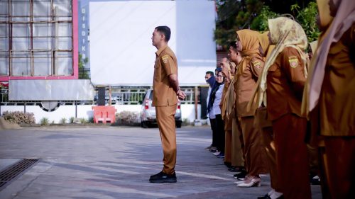 Apel Senin