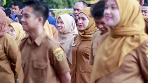 Apel Senin