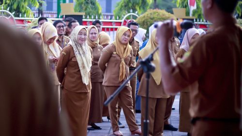 Apel Senin