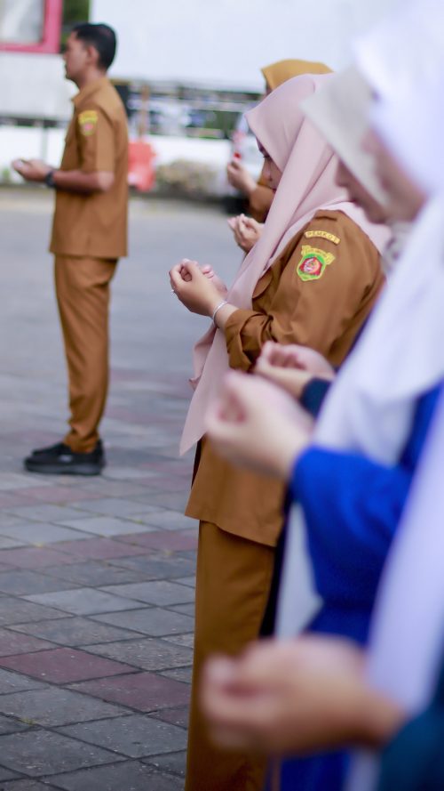 Apel Senin