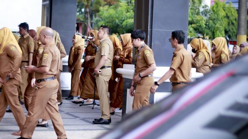 Apel Senin