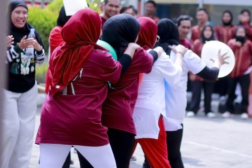 Lomba Tradisional ala Sekretariat DPRD Kota Samarinda