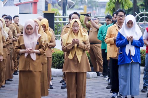 Apel pagi oleh Bagian Program & Keuangan