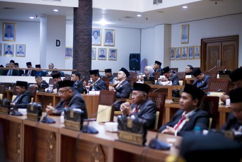 Rapat Paripurna 30 September